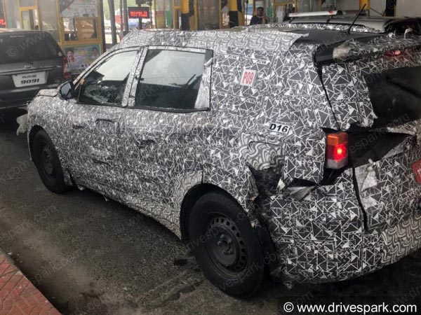 Spy Pics: Mahindra XUV700 Infotainment Playing Movie On Touchscreen Display Spotted; New Features Revealed Ahead Of India Launch