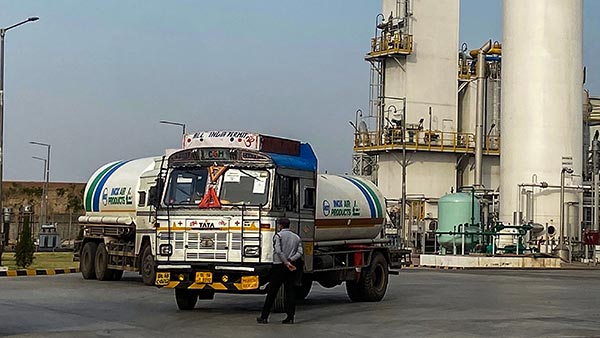 Covid-19: Oxygen Tankers To Be Fitted With GPS Tracker Mandated By MoRTH