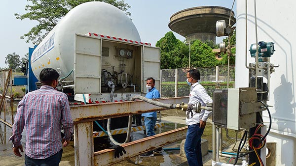 Covid-19: Oxygen Tankers To Be Fitted With GPS Tracker Mandated By MoRTH