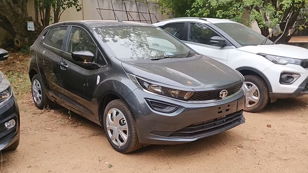Tata Altroz Loses Infotainment Buttons: Receives New Update To The Dashboard