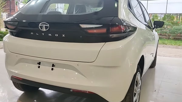 Tata Altroz Loses Infotainment Buttons: Receives New Update To The Dashboard