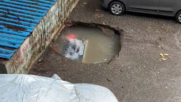 Car Falls Into Sinkhole At Mumbai Parking Lot — Shocking Visuals Surface; Hyundai Venue Sinks Car Falls Into Sinkhole At Mumbai Parking Lot — Shocking Visuals Surface; Hyundai Venue Sinks