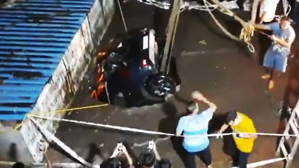 Car Falls Into Sinkhole At Mumbai Parking Lot — Shocking Visuals Surface; Hyundai Venue Sinks Car Falls Into Sinkhole At Mumbai Parking Lot — Shocking Visuals Surface; Hyundai Venue Sinks