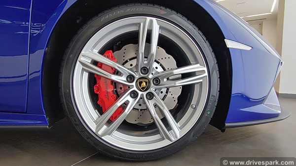 Lamborghini Huracan Evo RWD Spyder Review (First Look): Design, Interiors, Specifications, Features, Colours & Details