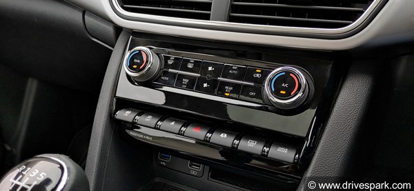 Mahindra XUV700 Review: Design, Specs, Performance, Interiors, Features & Other Details