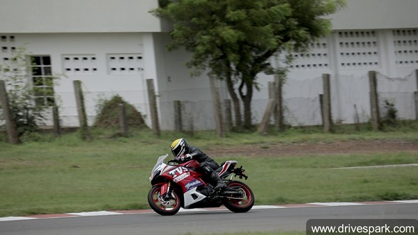 2021 TVS Apache RR 310 Review — Fully Adjustable Suspension & Performance Race Track-Tested