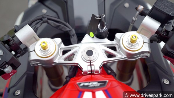 2021 TVS Apache RR 310 Review — Fully Adjustable Suspension & Performance Race Track-Tested