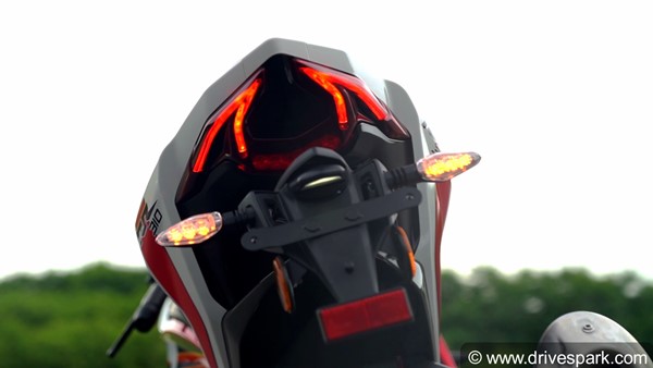 2021 TVS Apache RR 310 Review — Fully Adjustable Suspension & Performance Race Track-Tested