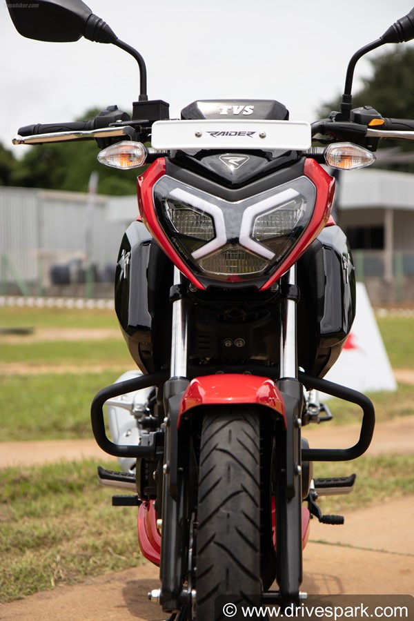 TVS Raider 125 Review: Riding Impressions, Engine Specs, Performance, Features, Price & Other Details TVS Raider 125 Review: Riding Impressions, Engine Specs, Performance, Features, Price & Other Details
