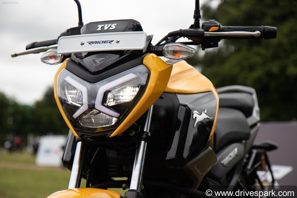 TVS Raider 125 Review: Riding Impressions, Engine Specs, Performance, Features, Price & Other Details TVS Raider 125 Review: Riding Impressions, Engine Specs, Performance, Features, Price & Other Details