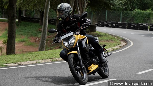 TVS Raider 125 Review: Riding Impressions, Engine Specs, Performance, Features, Price & Other Details TVS Raider 125 Review: Riding Impressions, Engine Specs, Performance, Features, Price & Other Details