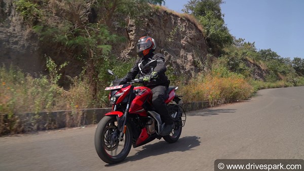 Bajaj Pulsar N250 vs F250 — Can You Spot All The Differences?