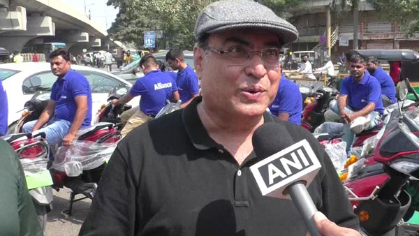 Surat-based Company Gifts Employees 35 Okinawa e-Scooters For Diwali