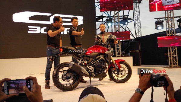 IBW 2021: Honda CB300R BS6 Unveiled - Specs|Features|Images