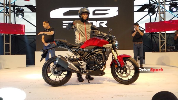 IBW 2021: Honda CB300R BS6 Unveiled - Specs|Features|Images