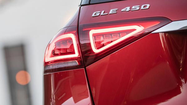 Mercedes Sued Over Soft Close Doors That Cut Off Man's Thumb