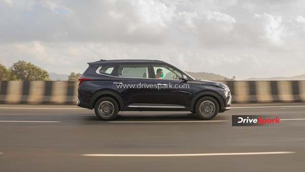 Kia Carens Review: Design, Specs, Performance, Interiors, Features, Variants, Third Row Space & Other Details