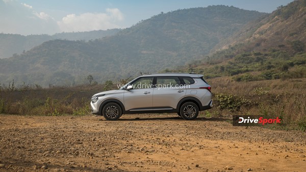 Kia Carens Review: Design, Specs, Performance, Interiors, Features, Variants, Third Row Space & Other Details