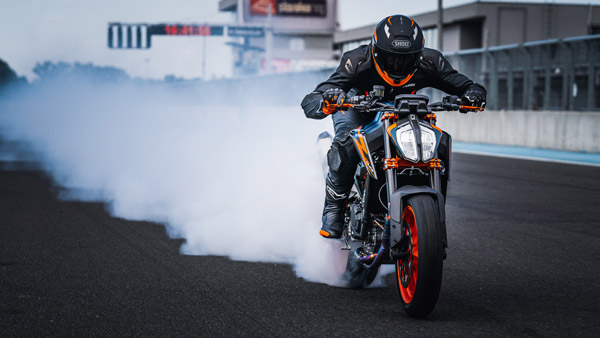 KTM 890 Duke R Unveiled: Produces 121bhp & 99Nm 