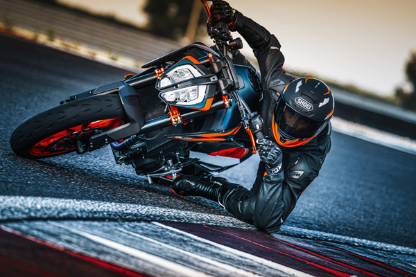 KTM 890 Duke R Unveiled: Produces 121bhp & 99Nm 