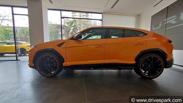 Lamborghini Urus Facelift August Unveil