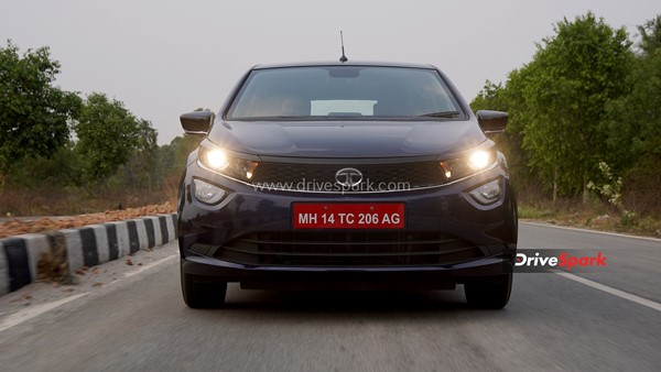 Tata Altroz DCA Review: Design, Specs, 6-Speed DCT, Performance, Interiors, Features, Variants, & Other Details