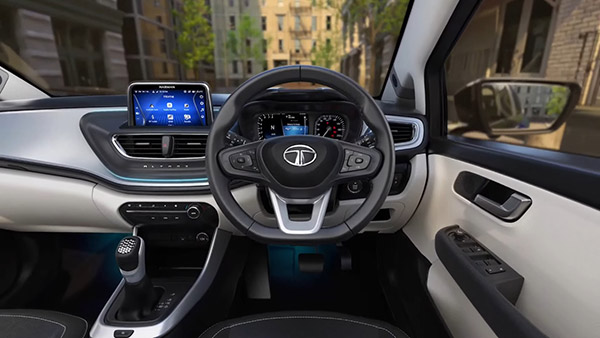 Hyundai i20 DCT Vs Tata Altroz DCA: Price, Powertrain, Features & More