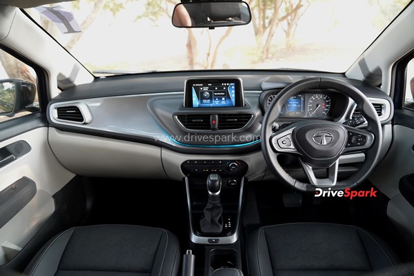 Tata Altroz DCA Review: Design, Specs, 6-Speed DCT, Performance, Interiors, Features, Variants, & Other Details