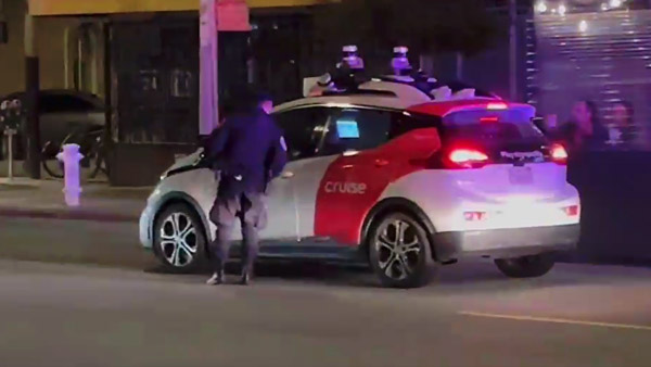 Autonomous Car Gets Pulled Over - Hilarity Ensues Autonomous Car Gets Pulled Over - Hilarity Ensues