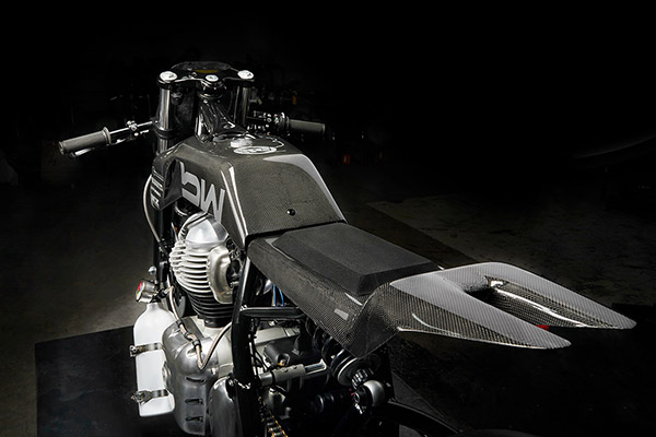 Pegasus l’Étalon Noir Is An Otherworldly Drag Bike That Was Once A Continental GT 650 