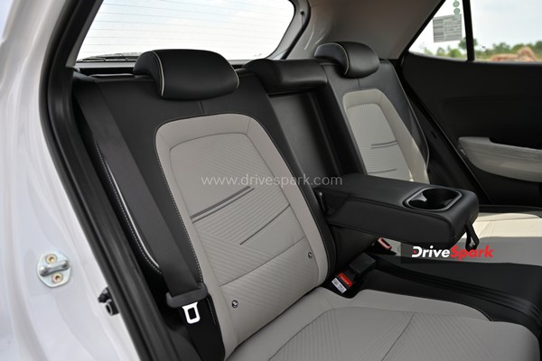 2022 Hyundai Venue Review: Design, Specs, Performance, Interiors, Features, & Other Details