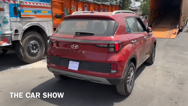2022 Hyundai Venue Top Model Exterior & Interior Spied