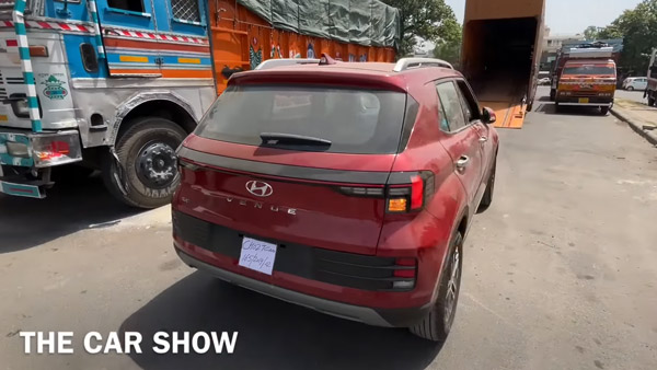 2022 Hyundai Venue Top Model Exterior & Interior Spied