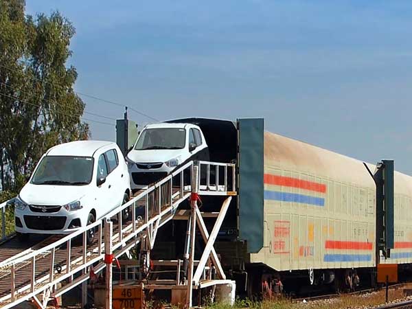 Car Manufacturers That Use Indian Railways For Car Transport: Anand Mahindra Is Grateful To Indian Railways