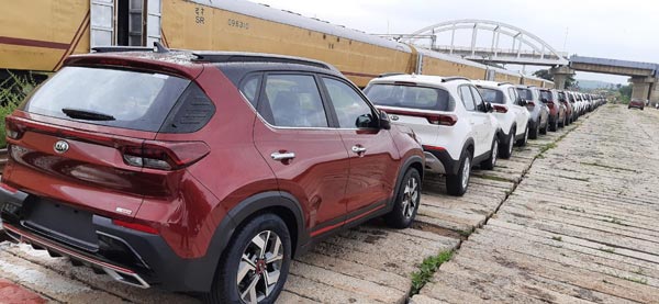 Car Manufacturers That Use Indian Railways For Car Transport: Anand Mahindra Is Grateful To Indian Railways