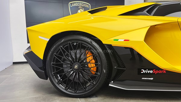 Lamborghini Aventador Ultimae Roadster Arrives In India