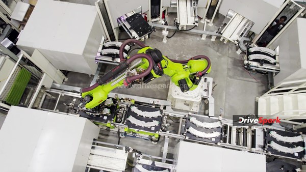 Ola Electric Invites Over 50,000 Customers To Its Futurefactory In Tamilnadu