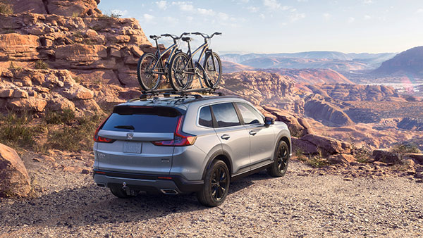 Sixth-Gen Honda CR-V SUV Arrives With Hybrid Powertrain & Revised Design Sixth-Gen Honda CR-V SUV Arrives With Hybrid Powertrain & Revised Design