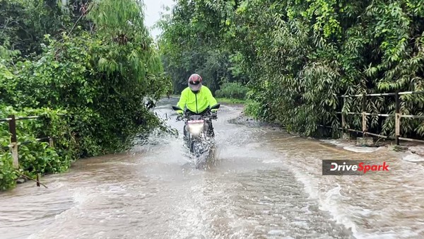 Bajaj Pulsar N160 Review: Design, Specs, Performance, Features, Handling, Ride Comfort & Other Details