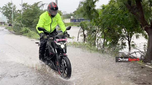 Bajaj Pulsar N160 Review: Design, Specs, Performance, Features, Handling, Ride Comfort & Other Details