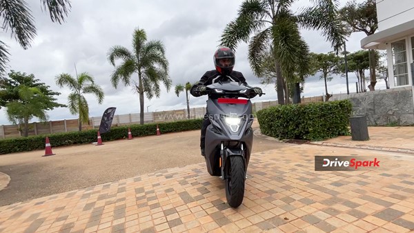 Simple One Electric Scooter Review: Design, Specs, Performance, Features, Handling, Ride Comfort & Other Details