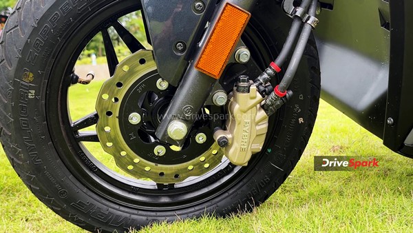 Simple One Electric Scooter Review: Design, Specs, Performance, Features, Handling, Ride Comfort & Other Details