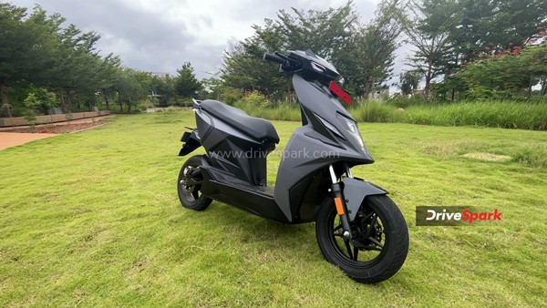 Simple One Electric Scooter Review: Design, Specs, Performance, Features, Handling, Ride Comfort & Other Details