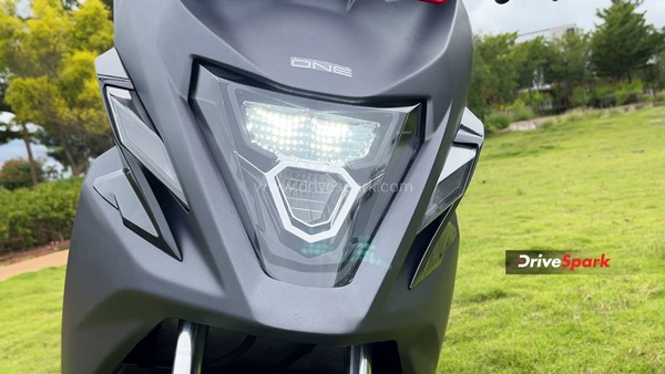 Simple One Electric Scooter Review: Design, Specs, Performance, Features, Handling, Ride Comfort & Other Details