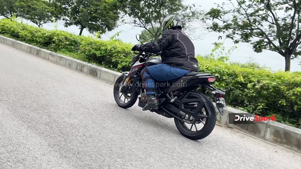 Honda CB300F First Ride Review - Aggressive Fighter Neutered By Head Scratching Price Tag