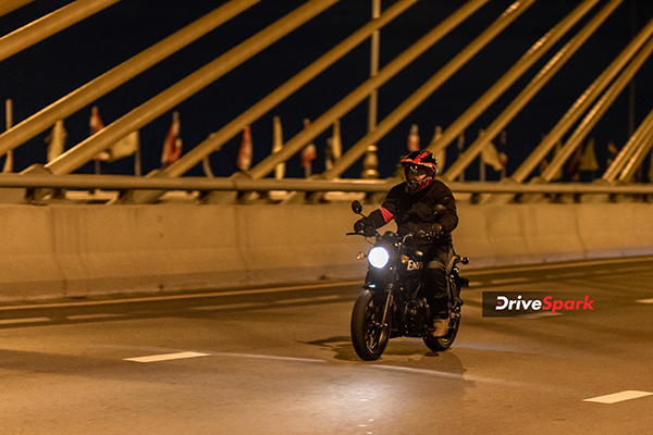 Royal Enfield Hunter 350 First Ride Review - New Age Shikari On The Prowl In Bangkok