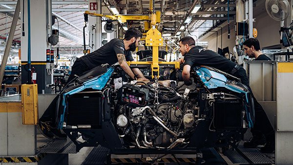 Last Naturally Aspirated V12 Lamborghini Rolls Off Production Line - End Of An Era