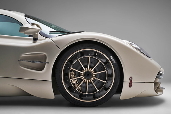 The Pagani Utopia - More Powerful & Lighter Than Huayra The Pagani Utopia - More Powerful & Lighter Than Huayra