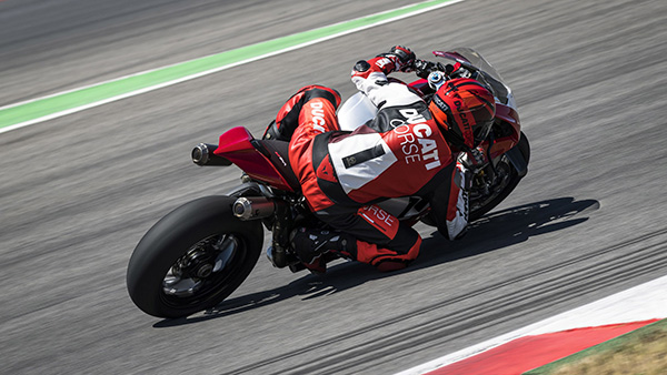 237bhp Ducati Panigale V4 R Is A Homologation Special That Revs To 16,500rpm