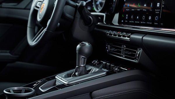 Porsche 911 Carrera T Revealed With 7-Speed Manual Gearbox - Stripped Back Driver's Special